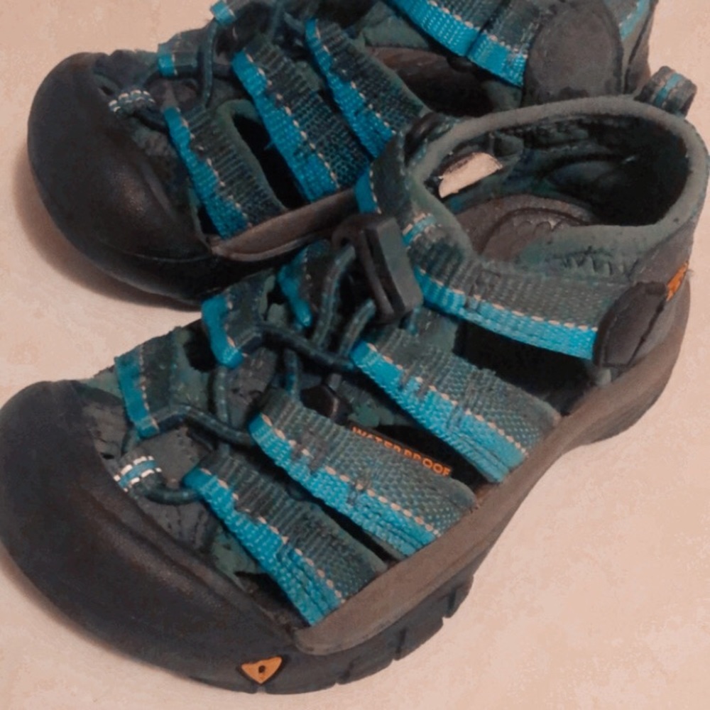 KEEN Toddler Size 8